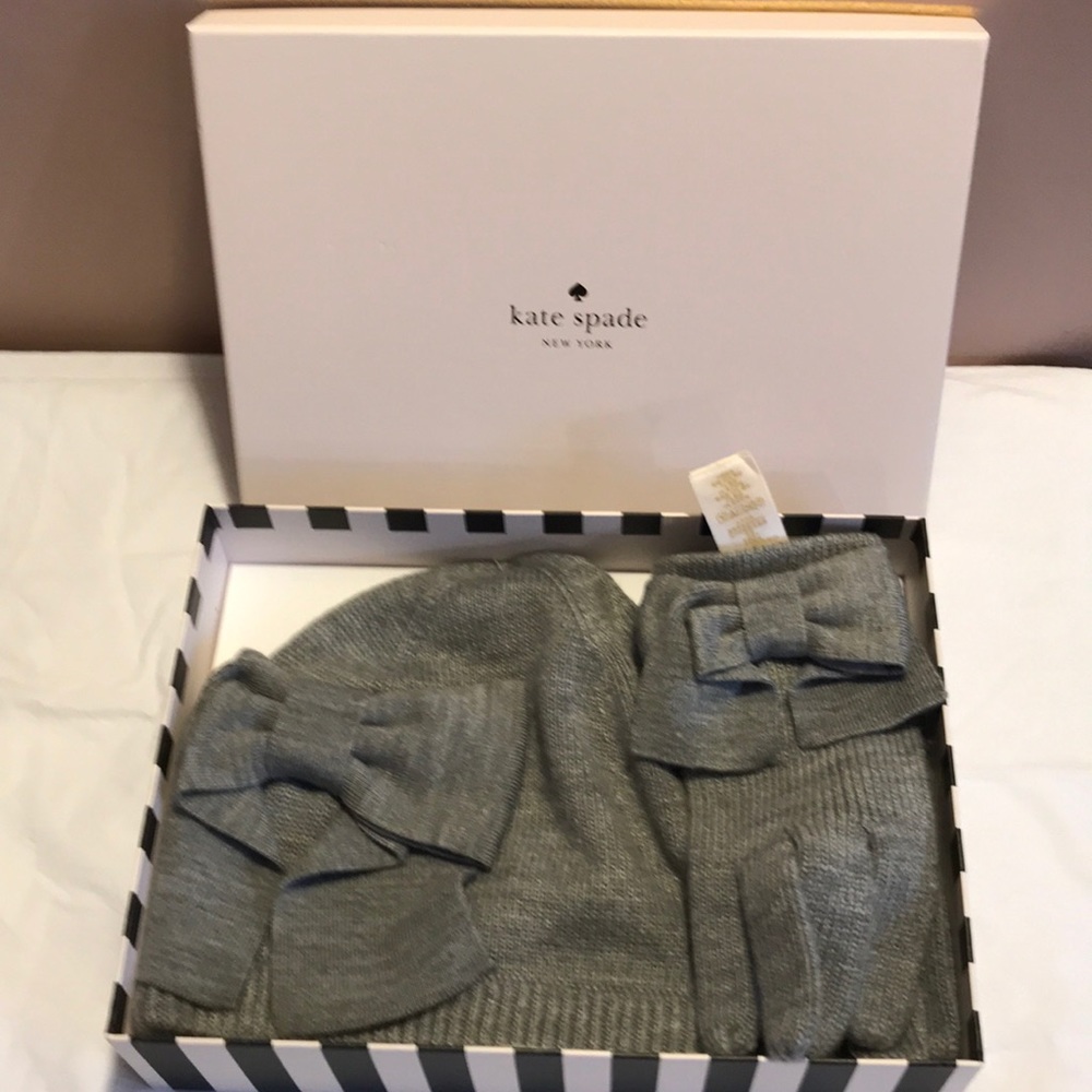 Authentic Kate spade hat and gloves set